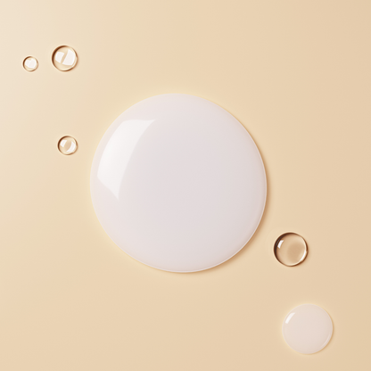 Glow Serum für müde und fahle Haut in seidiger Textur auf beige Hintergrund.