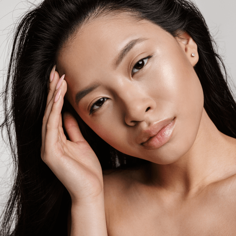 Eine junge asiatische Frau
